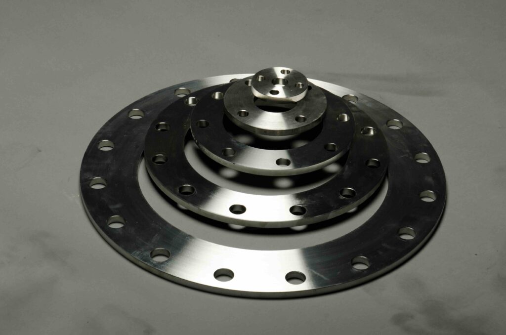 Lightweight plate flanges